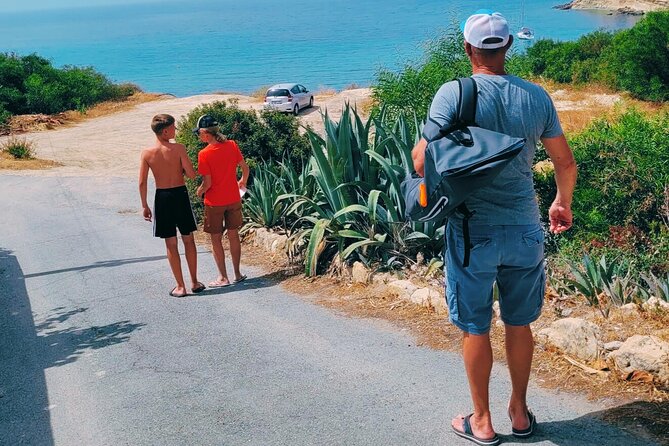 XploreMe! - Coral Bay Scavenger Hunt Outdoor Activity - Who will enjoy this Coral Bay activity