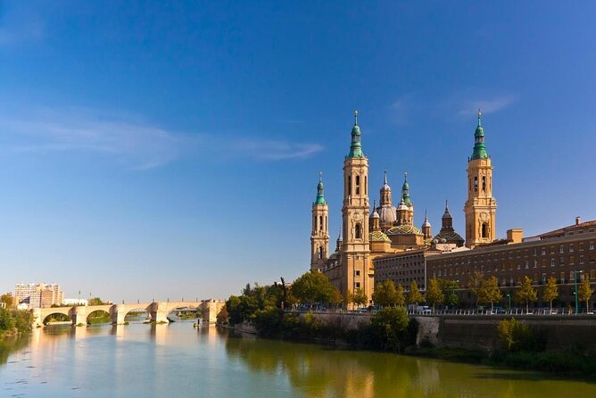 Zaragoza Scavenger Hunt and Sights Self-Guided Tour - Questions, maps, and photo tasks
